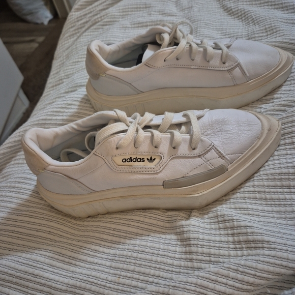 Size 6.5 - Adidas Hypersleek Triple White 702001 10/18 - Picture 1 of 6